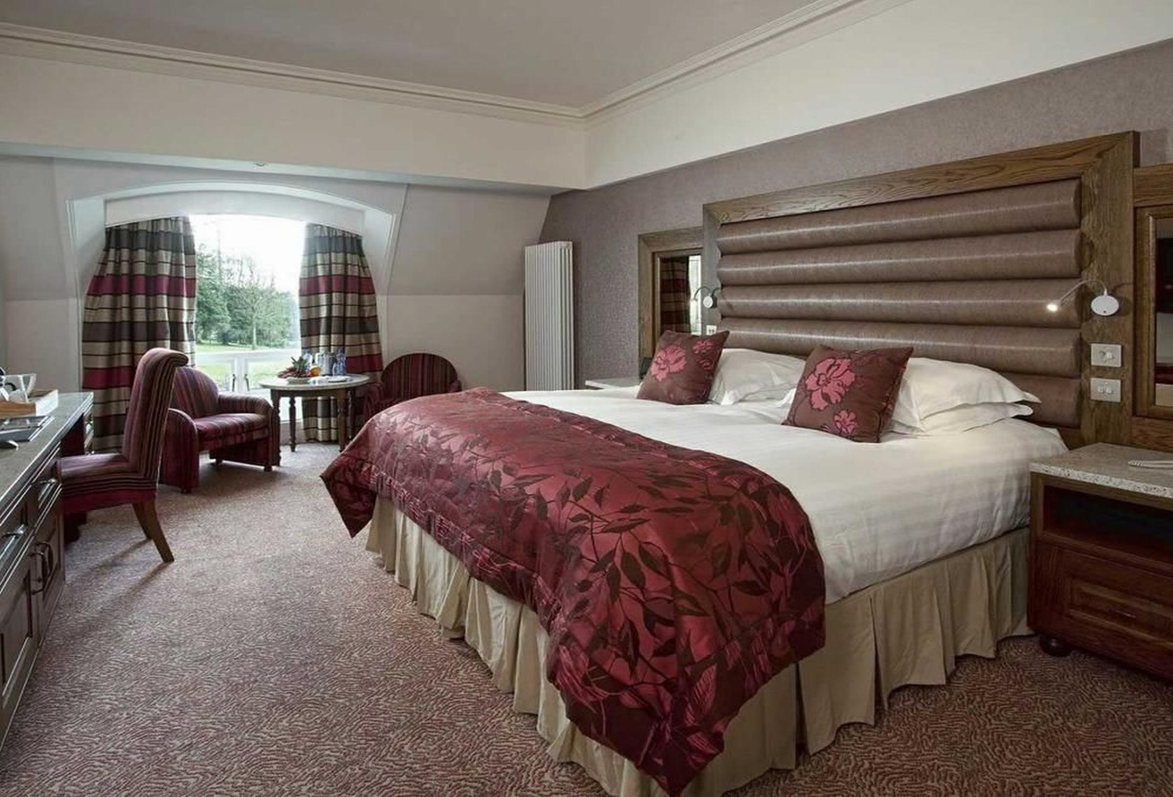 The Culloden Estate And Spa Holywood  Extérieur photo A bedroom at the hotel