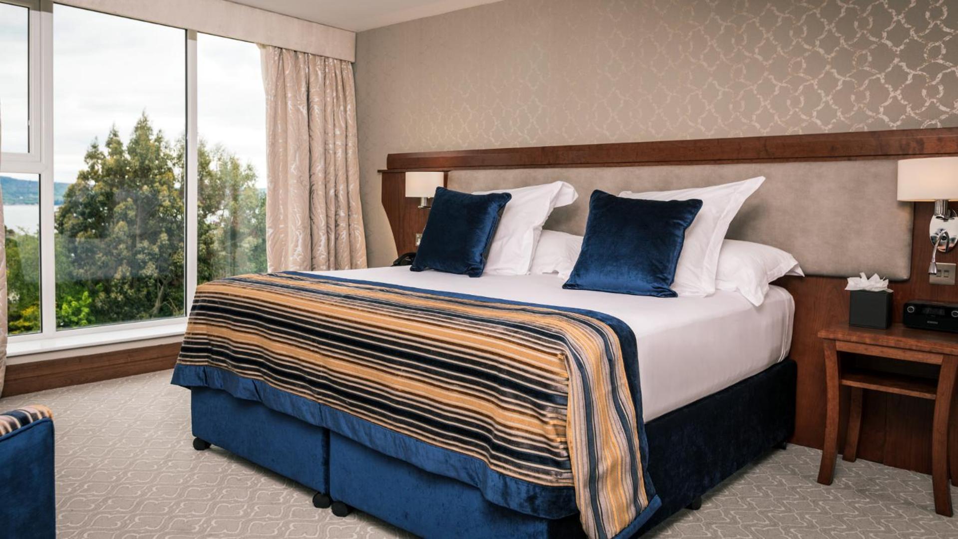 The Culloden Estate And Spa Holywood  Extérieur photo A bedroom at the hotel