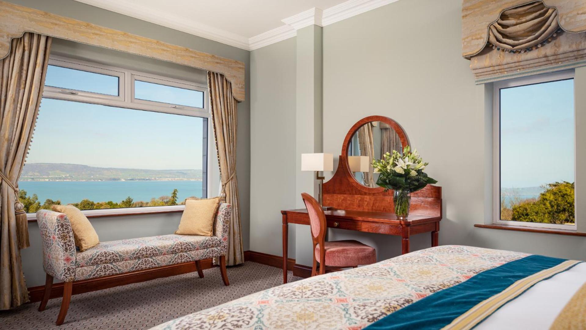 The Culloden Estate And Spa Holywood  Extérieur photo A bedroom at the hotel