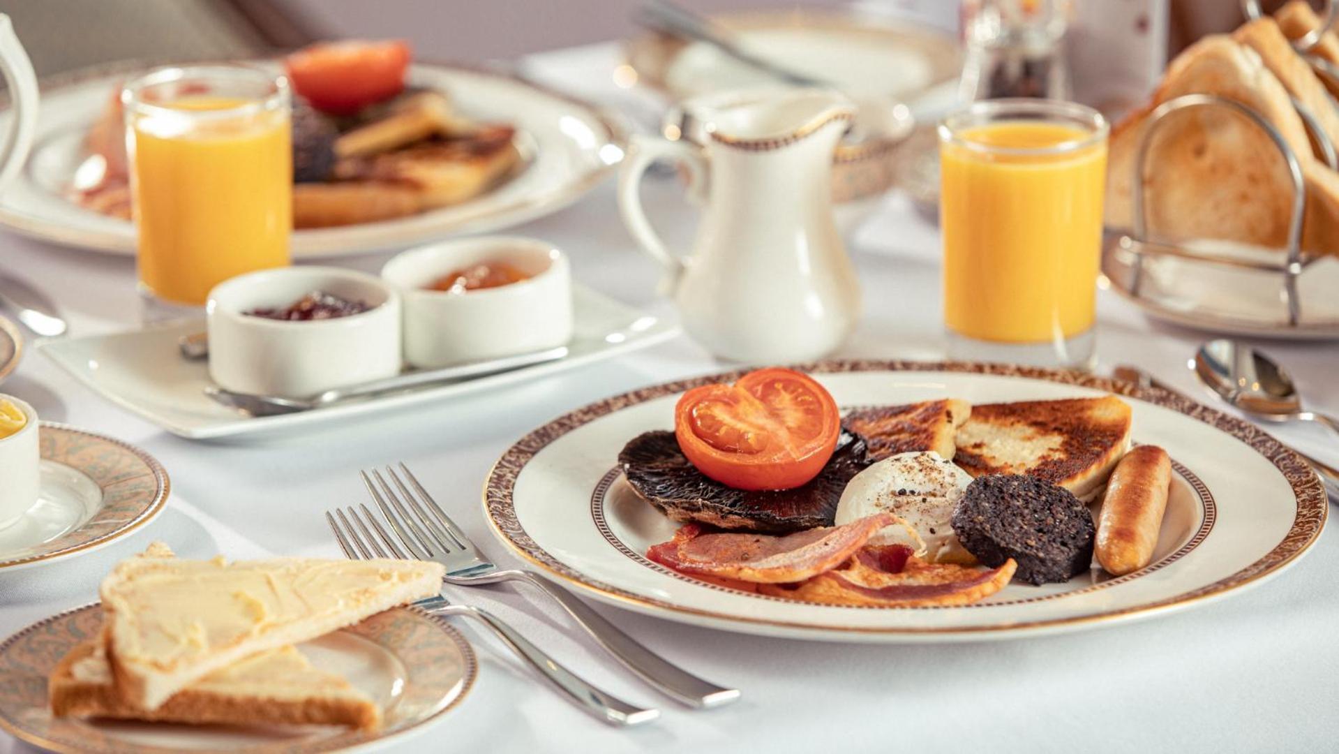 The Culloden Estate And Spa Holywood  Extérieur photo A traditional Irish breakfast